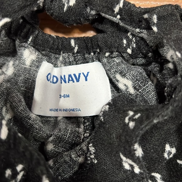 2 summer rompers - Picture 6 of 6